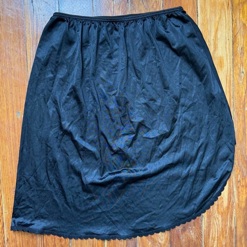 Black slip skirt size l